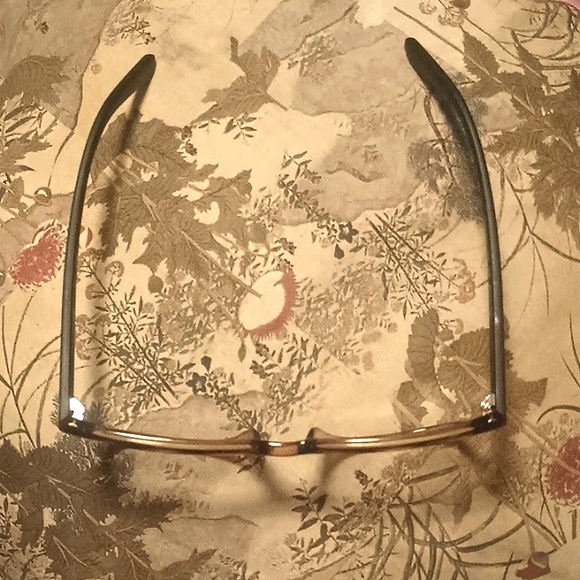 arnette you glad I didn't say banana? - Picture 6 of 7